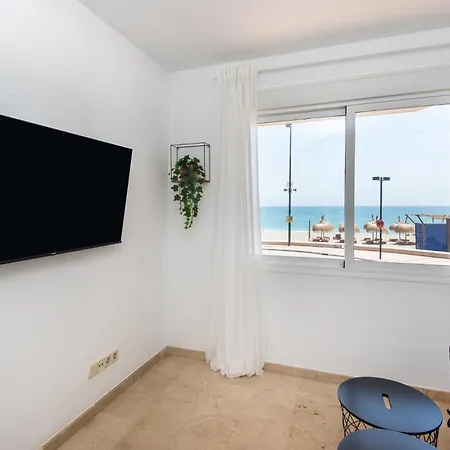 Madeinterranean Beach- Higueron Front Line Фуэнхирола