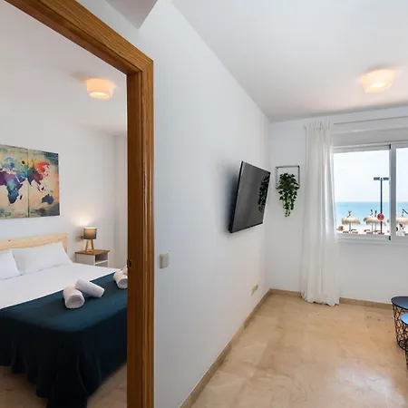 Madeinterranean Beach- Higueron Front Line Apartamento