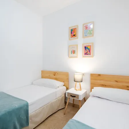 Madeinterranean Beach- Higueron Front Line דירה *