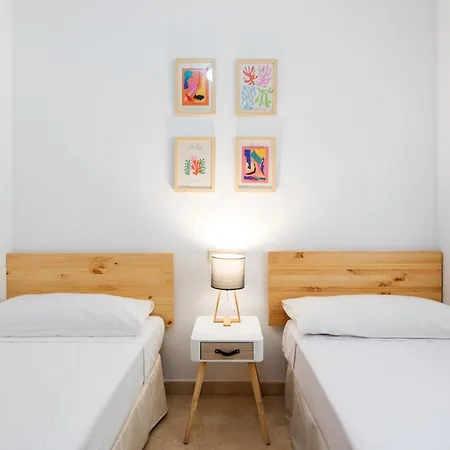 Madeinterranean Beach- Higueron Front Line * פואנגירולה