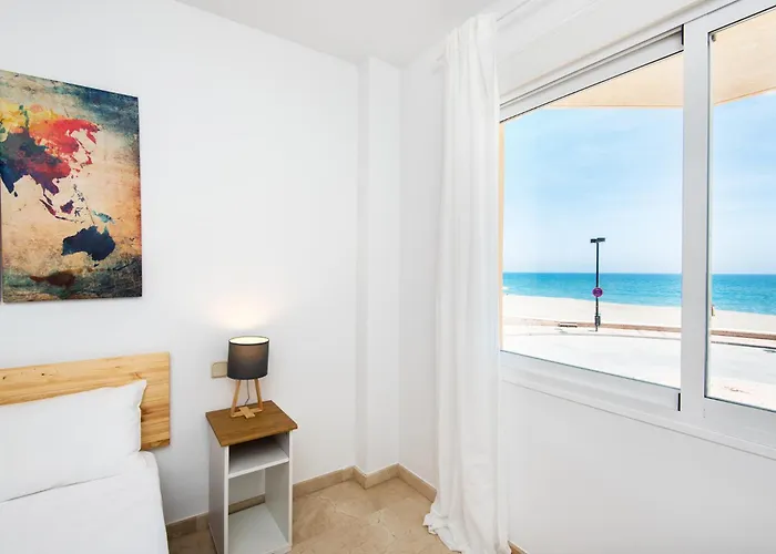 Madeinterranean Beach- Higueron Front Line Apartamento