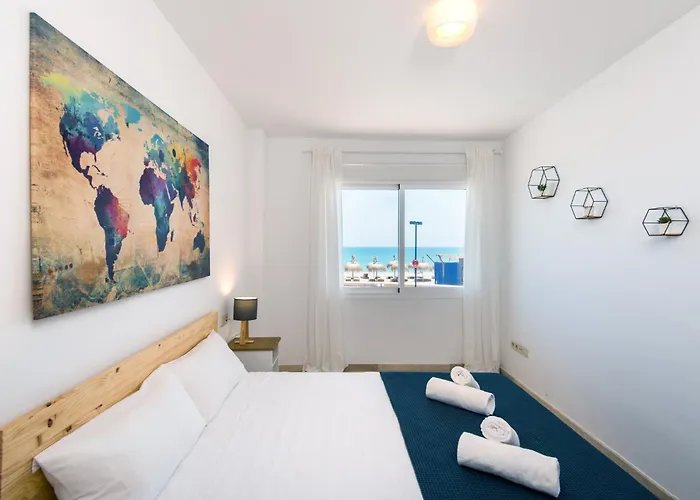 Madeinterranean Beach- Higueron Front Line Apartamento